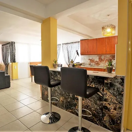Happy Owl City Apartment Zakynthos Town
